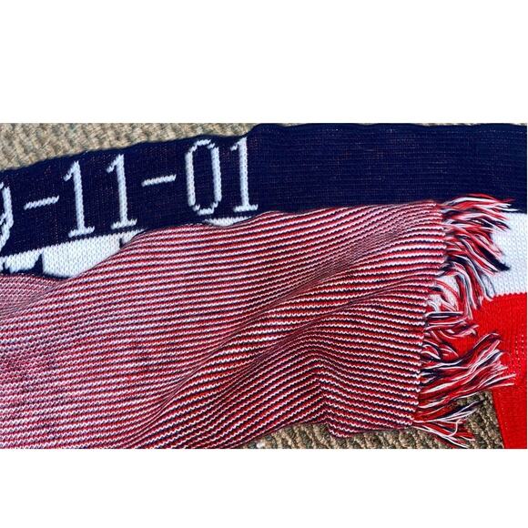 VINTAGE 9-11-01 AMERICANA SCARF KNITMAKERS UNISEX Y2K USA - Picture 3 of 6